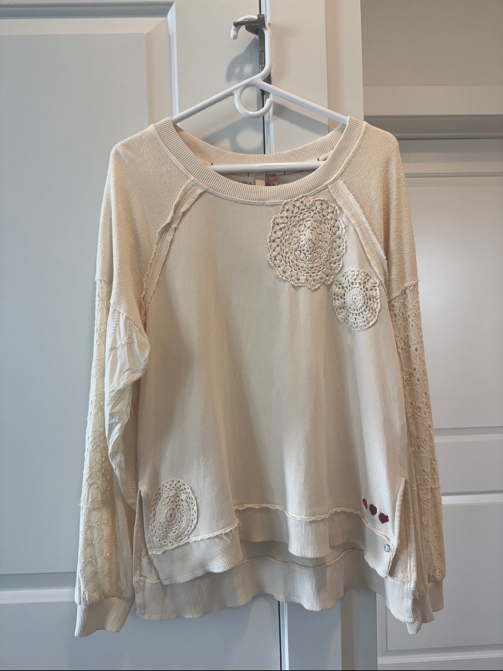 Pilcro Cream Crochet-Appliqué Long-Sleeve Sweatshirt